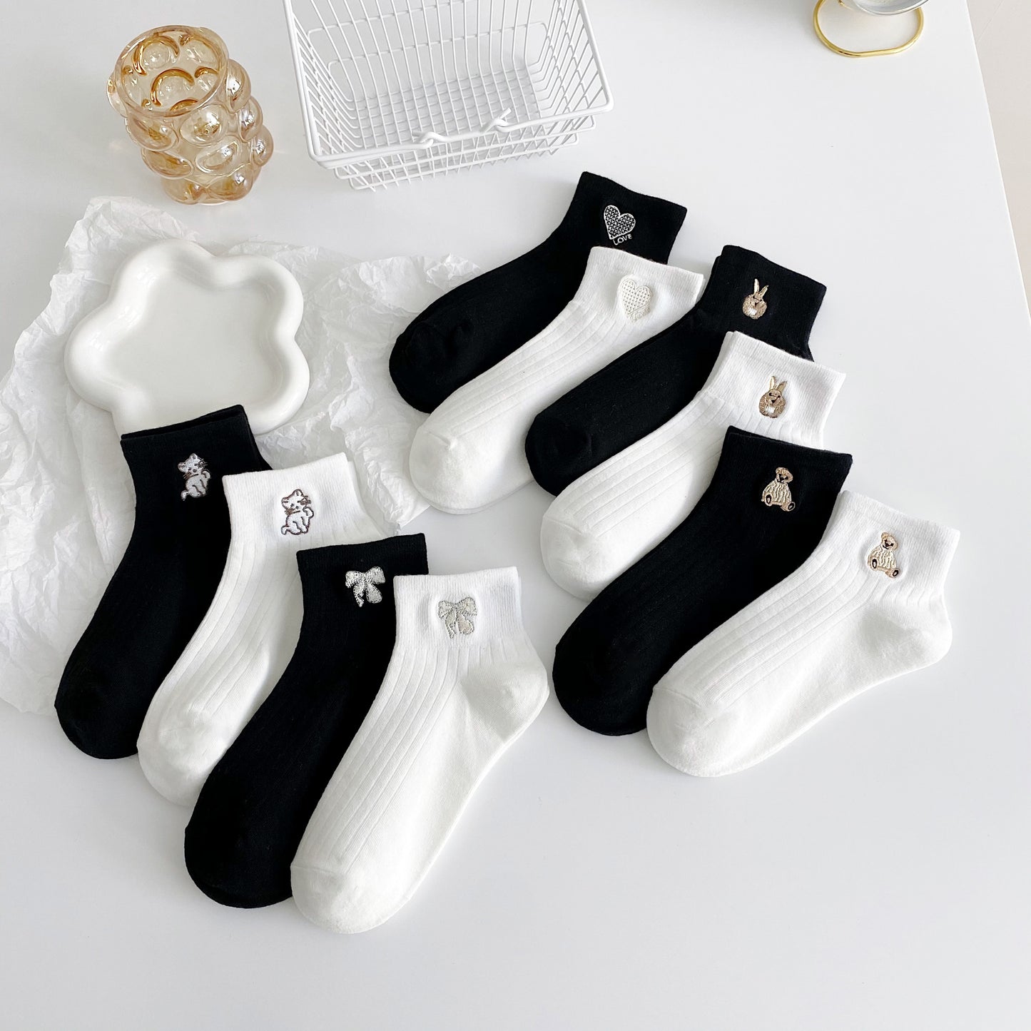 5/10 Pairs Embroidery Socks, Cute & Breathable Crew Socks, Women's Stockings & Hosiery